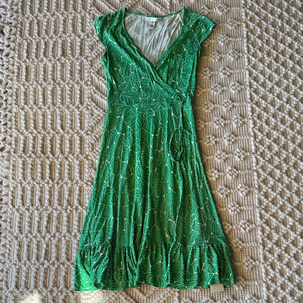 Diane Von Furstenberg Green Wrap-Style Floral Midi Dress